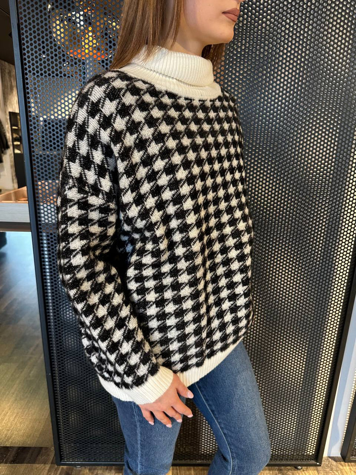 White Wise Houndstooth Turtleneck Sweater Over WW19141